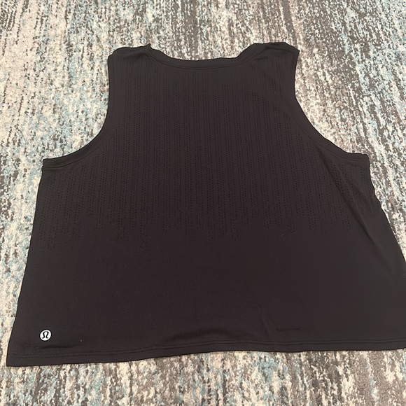 LULULEMON BLACK TANK WITH BREEZE THRU DEISGN - Picture 4 of 5